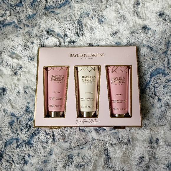 🌷3/15🌷 Baylis & Harding handcrème gift set - Picture 1 of 5
